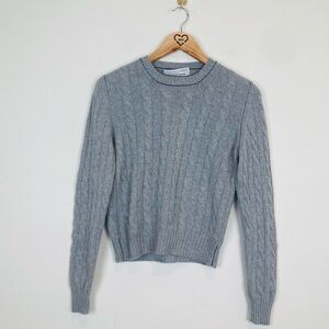 Brunello Cucinelli classic gray cashmere cable knit crew neck sweater. Medium